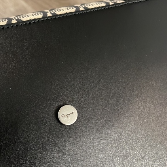 Salvatore Ferragamo Gancini quilted duffle carry on large bag shoulder bag - Picture 14 of 14